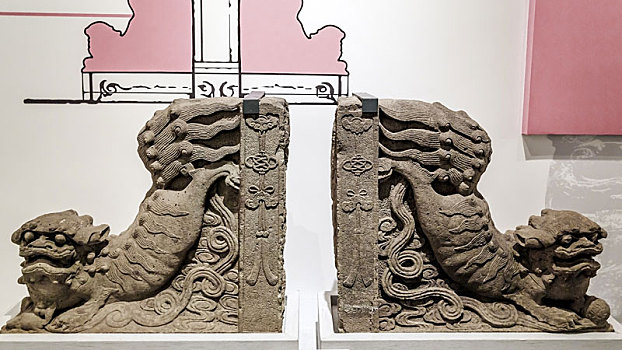 安徽博物院馆藏清代石雕倒挂狮夹柱石