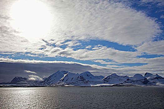 海景,积雪,山峦,斯匹次卑尔根岛,挪威