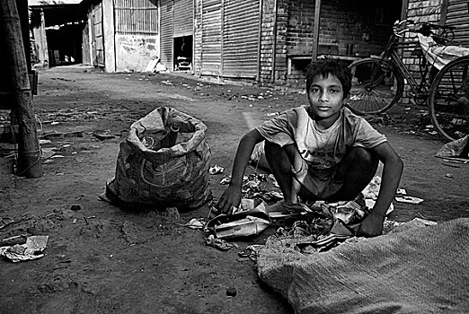 街道,孩子,母亲,纸袋,生活方式,库尔纳市,城市,三个,岁月,孟加拉,2008年