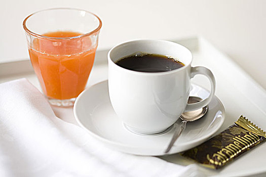 咖啡杯,橙汁,白色背景,托盘