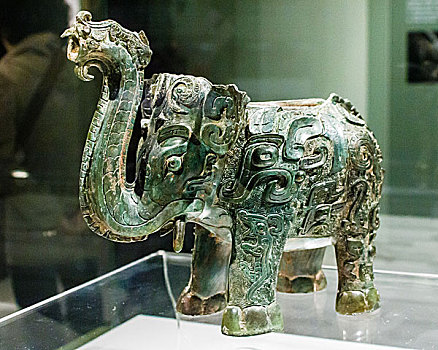 中国商代晚期的青铜器,象尊