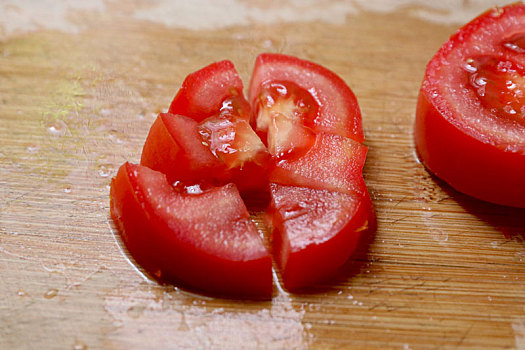 切块的西红柿