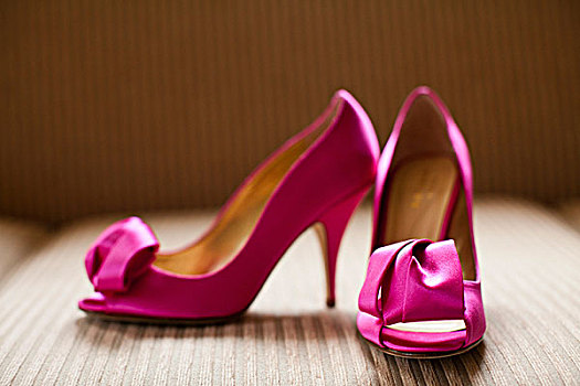 粉色,高跟鞋