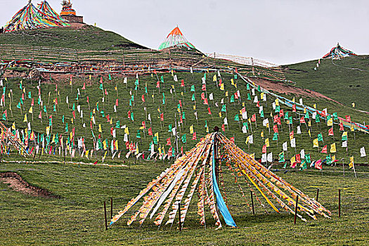 青海日月山经幡