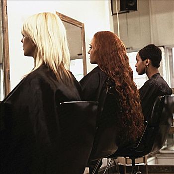 三个女人,美发师