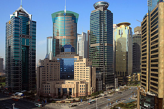 上海陆家嘴金融贸易区的现代化高楼