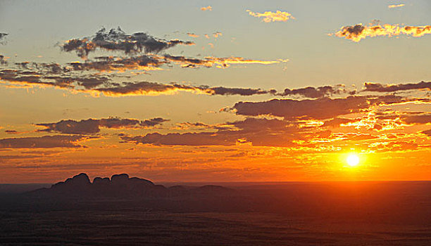 俯视,风景,奥尔加,日落,乌卢鲁卡塔曲塔国家公园,北领地州,澳大利亚
