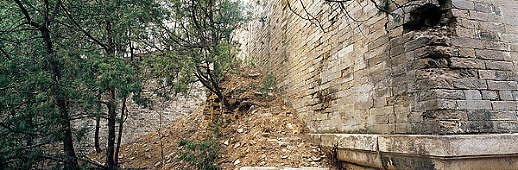 十三陵围墙