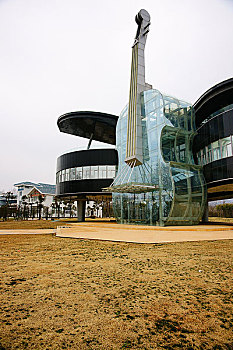 淮南市山南新城规划展览馆外的钢琴雕塑