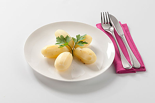 盘子,土豆,白色背景