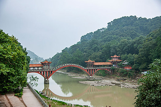 四川省乐山市乐山大佛景区麻浩濠上大桥