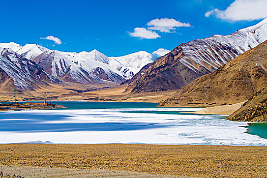 新疆,雪山,湖泊,湖面,冰块