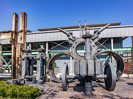 重庆工业文化博览园,重庆钢铁厂旧址,厂房中的工业设备