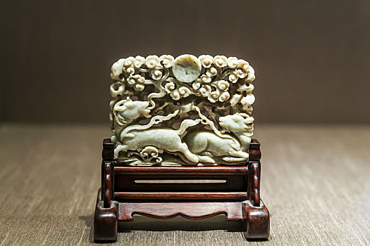 苏州博物馆馆藏明代三羊开泰饰板