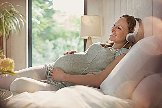 微笑,孕妇,放松,听歌,耳机,床上
