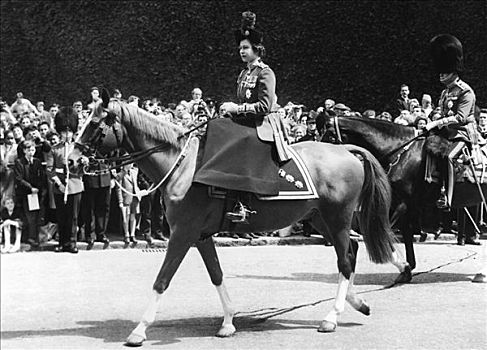 伊丽莎白二世女王,骑马,彩色,伦敦