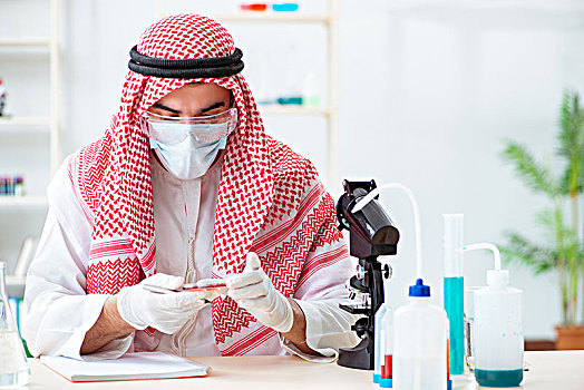 阿拉伯,博士,化学家,学习,新,病毒,实验室