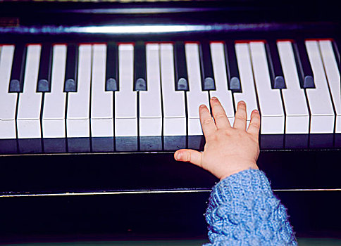 手,钢琴