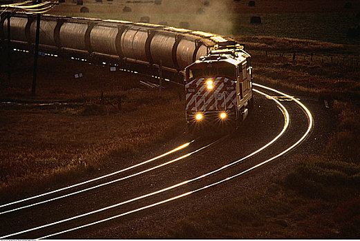 货运列车,日落,艾伯塔省,加拿大