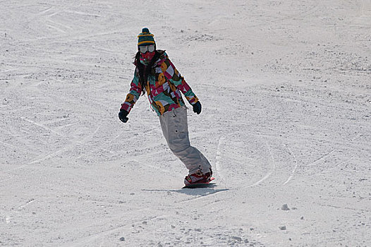 滑雪的姑娘