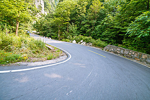 山间道路