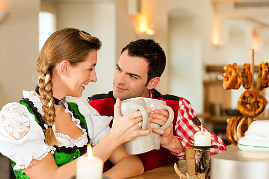 年轻,情侣,传统,巴伐利亚,餐馆,酒吧