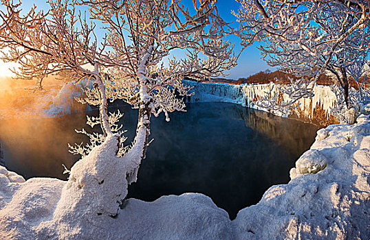 黑龙江镜泊湖冰挂景观
