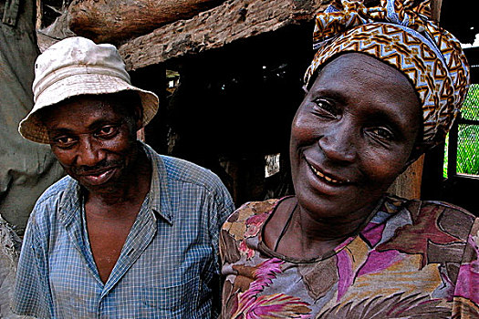 丈夫,乡村,农事,社区,站立,户外,家,阿鲁沙,坦桑尼亚,十二月,2008年