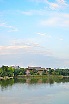 奥林匹克森林公园水天一色天空古建湖云彩