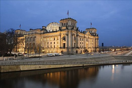 德国国会大厦,建筑,施普雷河,晚上,柏林,德国