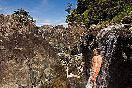 温泉,小湾,男青年,热,瀑布,温哥华岛,不列颠哥伦比亚省,加拿大