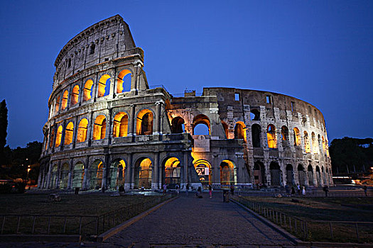 意大利,拉齐奥,罗马,罗马角斗场,夜晚,泛光灯照明
