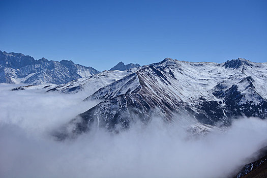 川西高原,雪山,旅游,徒步,巴朗山,云海