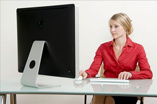 女青年,工作,电脑,书桌