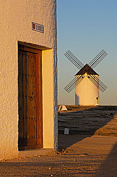 风车,草原,雷阿尔城省,西班牙,欧洲