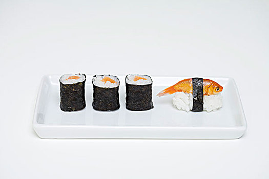 寿司卷,金鱼,握寿司,盘子