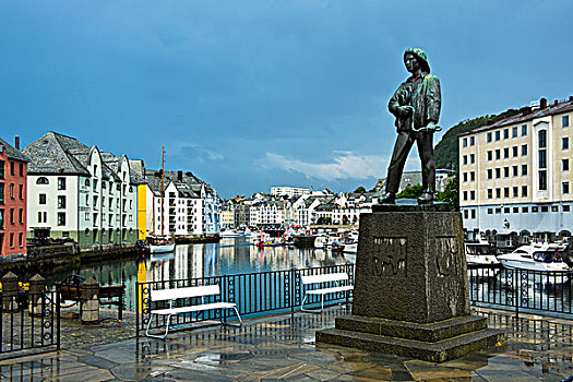 捕鱼,男孩,纪念建筑,广场,运河,奥勒松,挪威,欧洲