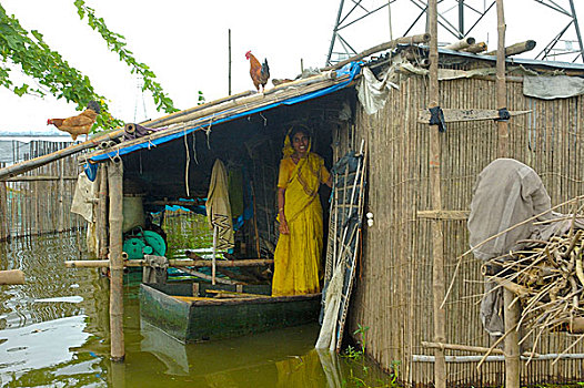 女人,站立,门,淹没,住所,洪水,水,孟加拉,八月,2007年