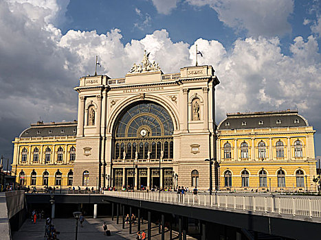 布达佩斯,车站