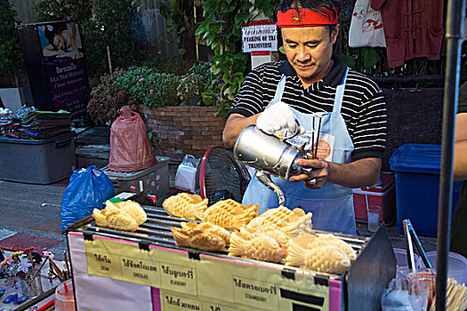 泰国,清迈,街道,食物,夜市,面屑,红豆,按压,华夫饼,烹饪,鱼,使用,只有