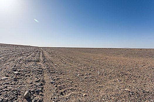 中国西部荒野道路