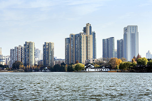 南京莫愁湖公园湖景建筑风光