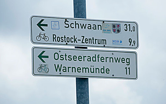 路标,自行车道,梅克伦堡前波莫瑞州,德国,欧洲