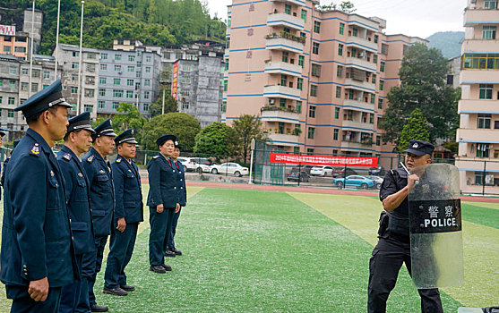 重庆酉阳,演练反恐防暴,创建平安校园