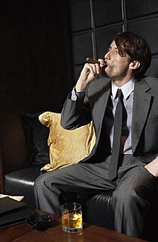 男人,雪茄,酒