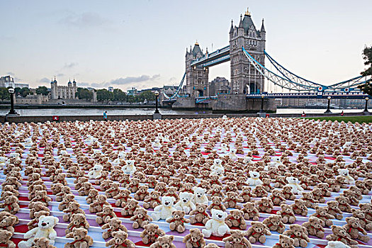 英格兰,伦敦,南华克,泰晤士河,展示,泰迪熊,塔桥,背景