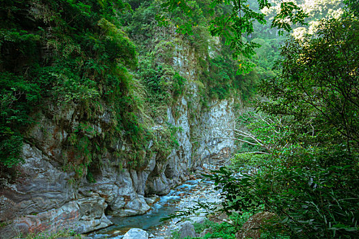 台湾花莲太鲁阁风景区,砂卡礑溪的山谷溪流