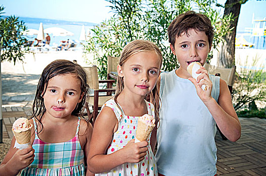 三个,儿童,吃,冰淇淋