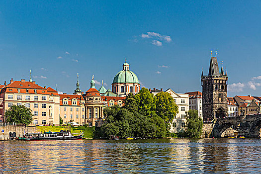 伏尔塔瓦河,查理大桥,旧城桥塔,布拉格,教堂,圆顶,左边,波希米亚,捷克共和国,欧洲