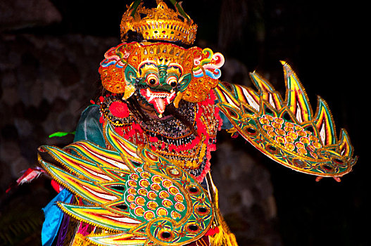 印尼峇里岛美丽与艺术的传统舞蹈